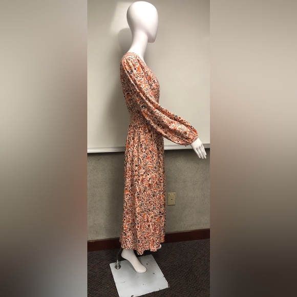 Balloon sleeve dress. - Picture 3 of 6